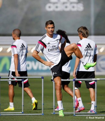 Chicharito Hernández debutará ante el Atlético de Madrid