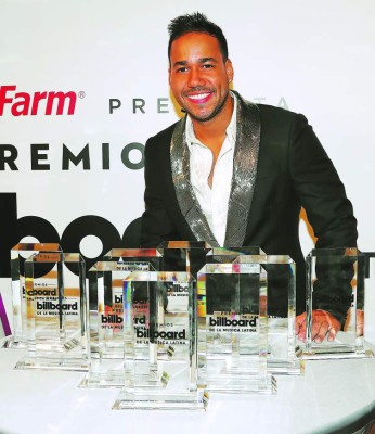 MIAMI, FL - APRIL 30: Romeo Santos poses backstage at 2015 Billboard Latin Music Awards presented by State Farm on Telemundo at Bank United Center on April 30, 2015 in Miami, Florida. (Photo by Alexander Tamargo/Getty Images)