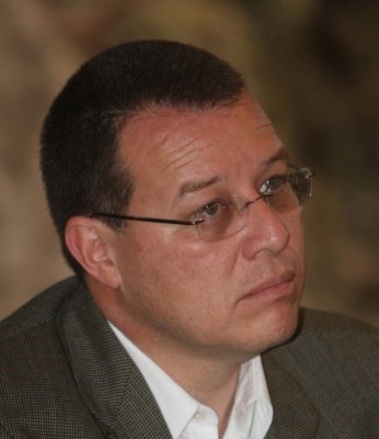 Libre celebrará elecciones internas entre acusaciones