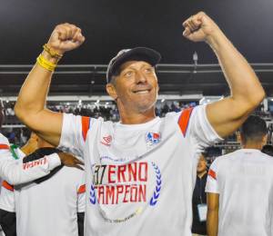Pedro Troglio, entrenador de Argentina, está a las puertas de ganar su octava corona en la Liga Nacional de Honduras. Y cuenta con ocho jugadores que han estado en las anteriores conquistas. Todo comienza desde diciembre del 2019.