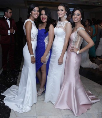 Graduación de la escuela Internacional Del Campo