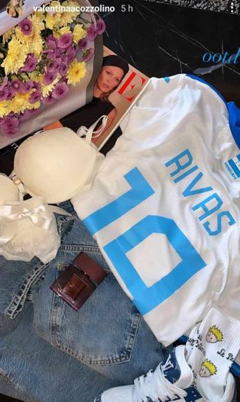 Valentina compartió en sus redes sociales la camiseta de Rigo Rivas que recientemente utilizó en los juegos de la Nations League.