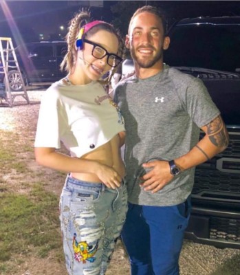 Belinda se cambia el look para el remix 'La Chapa que vibra'