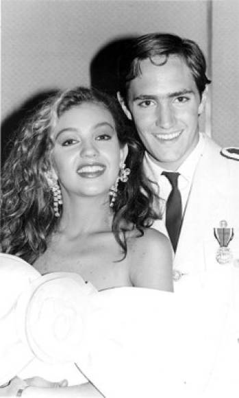 Alberto Mayagoitía tuvo su momento de fama a finales de la década de los 80. Participó en varias telenovelas interpretando papeles secundarios.