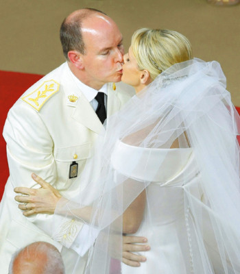 Mónaco aclama y festeja a sus príncipes