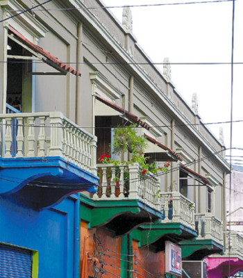 El Pasaje Valle se anticipó a los grandes moles