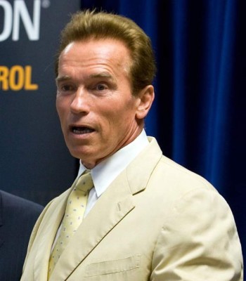 Arnold Schwarzenegger cumple 60 años como un político contra todo pronóstico