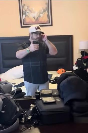 Acribillan a Camilo Ochoa, El Alucín, en el baño de su casa