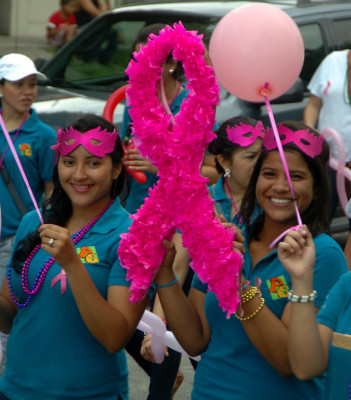 Miles alzan la voz: 'Sí se puede vencer el cáncer”