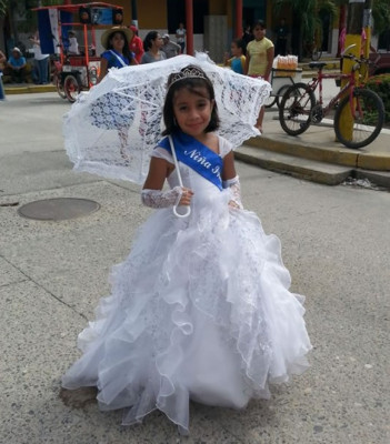 Los niños de Honduras lucen sus mejores galas en los desfiles patrios