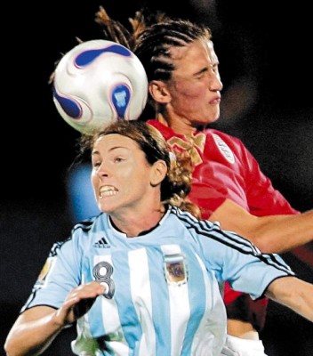 Inglaterra aplasta a Argentina