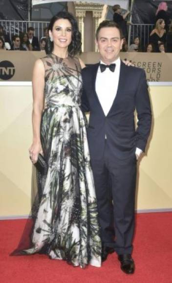 La actriz Beth Dover y su esposo el también actor, Joe Lo Truglio.<br/>