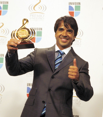 Juanes se lleva tres, de cinco, Premios Lo Nuestro