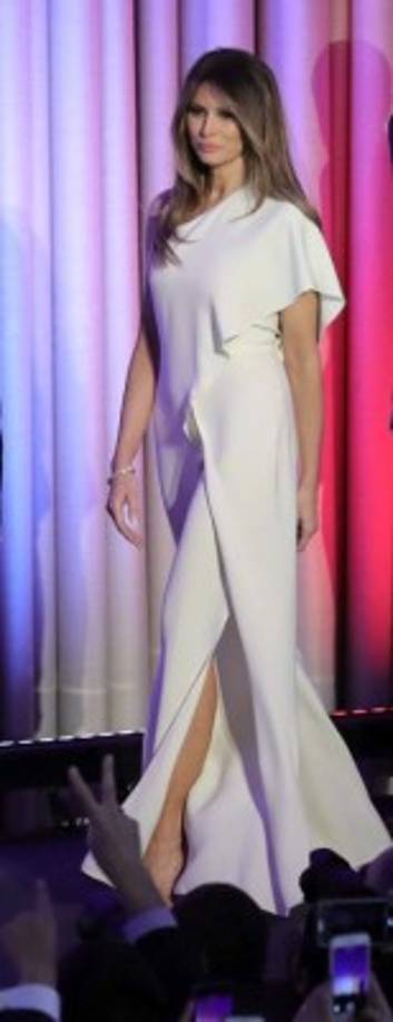 Melania, que esta semana hizo de anfitriona de la pareja presidencial francesa, ha enfrentado sendos escándalos tras revelarse las supuestas infidelidades del presidente estadounidense Donald Trump.