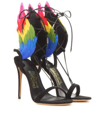 Plumas para lucir en Navidad