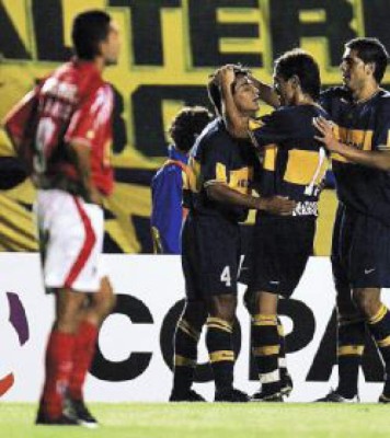 Boca triunfó y sube a la cima