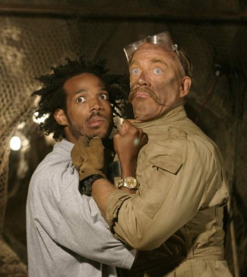 UNDATED -- BC-HOLLYWOOD-WATCH-MARLON-WAYANS-ART-NYTSF -- Marlon Wayans (left) and J.K. Simmons get up close and personal in a scene from the Coen brothers’ comedy “The Ladykillers.” (CREDIT: Photo by Melinda Sue Gordon. Copyright 2004 Touchstone Pictures.) --ONLY FOR USE WITH ARTICLE SLUGGED -- BC-HOLLYWOOD-WATCH-MARLON-WAYANS-ART-NYTSF -- OTHER USE PROHIBITED.