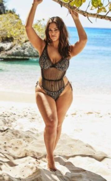 4. Ashley Graham<br/><br/><br/>La modelo de talla grande se quedó en el top cinco, inspirando a las mujeres a aceptar sus curvas.