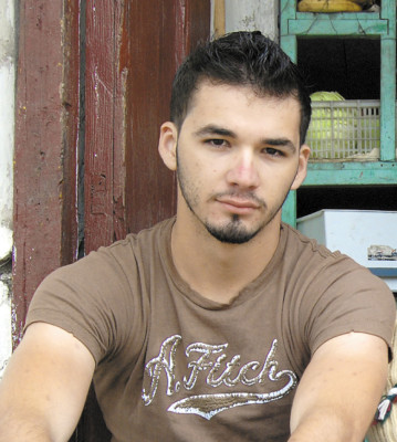 Catrachos listos para recibir Amor y frijoles