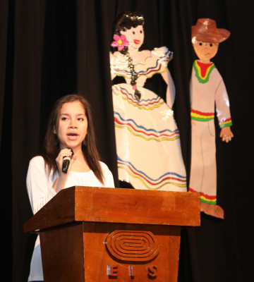 Escuela Internacional Sampedrana se luce con festival cultural