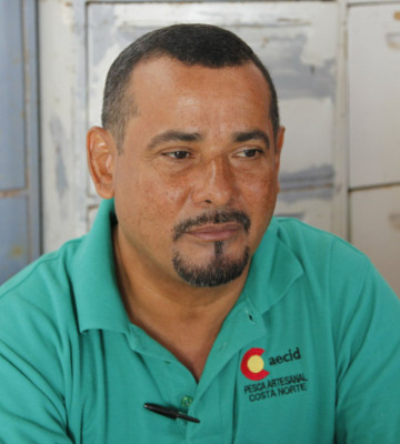 Veda de langosta obliga la paralización de 300 barcos