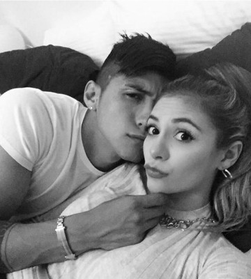 La novia de Alan Pulido, modelo y amante de las armas