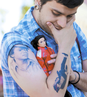 Parientes y famosos rinden homenaje a Jackson