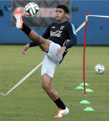Selección de Honduras se divierte practicando fútbol-tenis