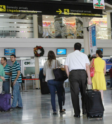 Cancelan vuelos a Nueva York por tormenta de nieve