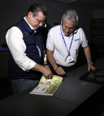 Revisan impresión de actas y papeletas