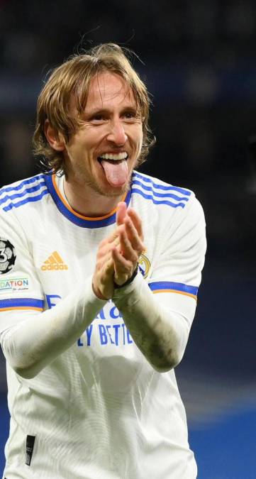 El centrocampista croata Luka Modric reveló su deseo de continuar jugando en el Real Madrid: “Todavía no he renovado, pero no voy a hacer un Mbappé, y espero que el club no me lo haga a mí. Quiero terminar mi carrera en el Real Madrid”, puntualizó.