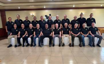 21 integrantes de Grupo Amigos se hicieron presentes a la celebración de cuatro décadas al servicio de las comunidades.