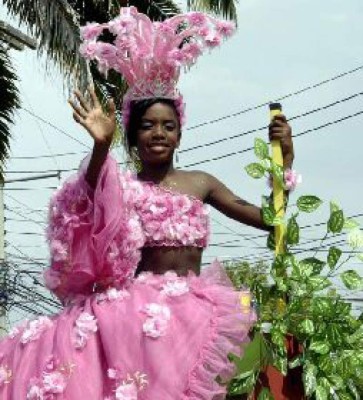 Una mini modelo internacional