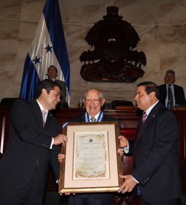 Jorge Bueso Arias: 'Soy el banquero más viejo”