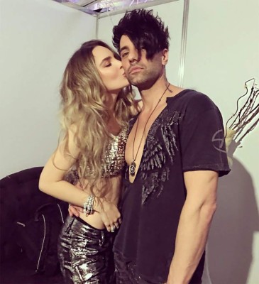 Janet Jackson rompe a llorar mientras canta en su concierto de Houston