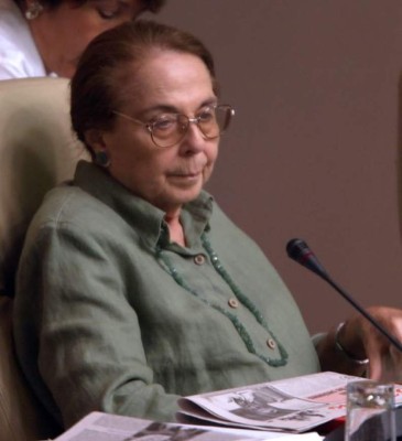 Raúl Castro rinde tributo a su esposa fallecida