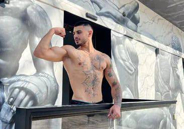 Sus compañeros, también creadores de contenido, llamaron de inmediato a los servicios de emergencia, pero lamentablemente, al llegar al lugar, solo pudieron confirmar su fallecimiento.