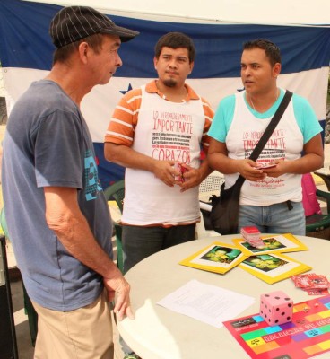 Comunidad gay lanza campaña de igualdad
