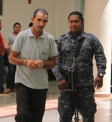 Fiscalía: mujer mintió para tener preso a su marido