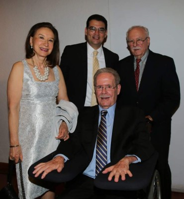 Honores para grandes con orgullo por Honduras