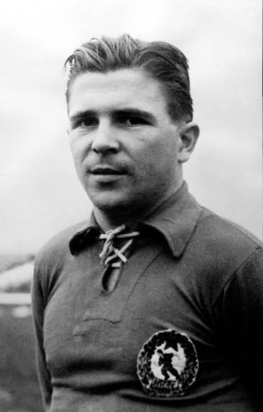 1. Puskas: El futbolista de Hungría no pudo obtener el Balón de Oro, el español Luis Suárez se lo arrebató en 1960.