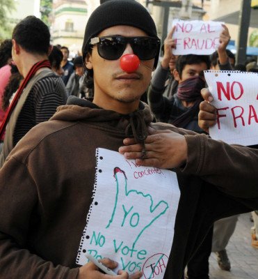 Estudiantes hondureños siguen protestando por resultados electorales