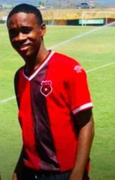 Samir Félix: Extremo hondureño de 18 años de edad que fue fichado por la Liga Deportiva Alajuelense de Costa Rica. Fue formado en la Academia Leones de San Pedro Sula.