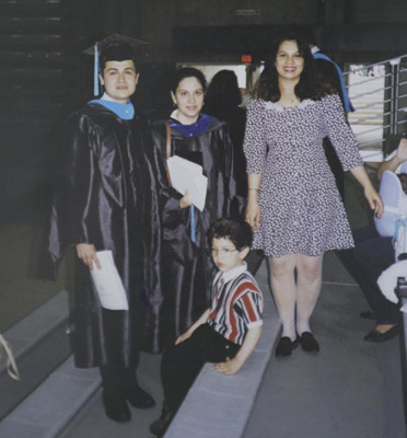 El álbum privado de la infancia y juventud de Juan Orlando Hernández