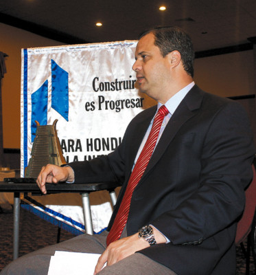 Emilio Larach, premiado como El Constructor 2009