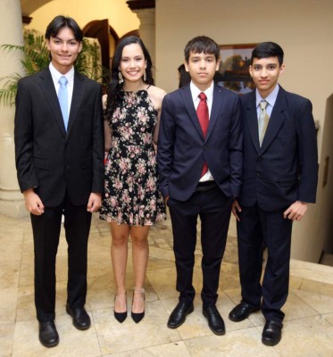 Dicha por cumplir los quince años