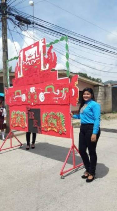 Los murales fueron realizados por los alumnos y maestros del instituto.