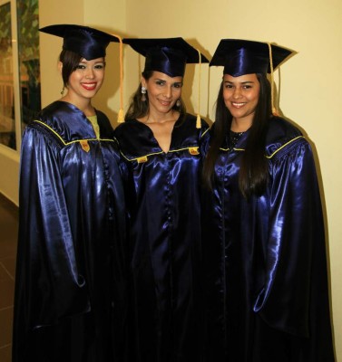 Distinción y aplausos a los nuevos profesionales