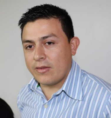 Más de 1,000 aspirantes para 100 plazas de trabajo