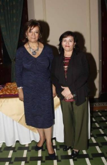 Julia Guzmán y Ana Morales.